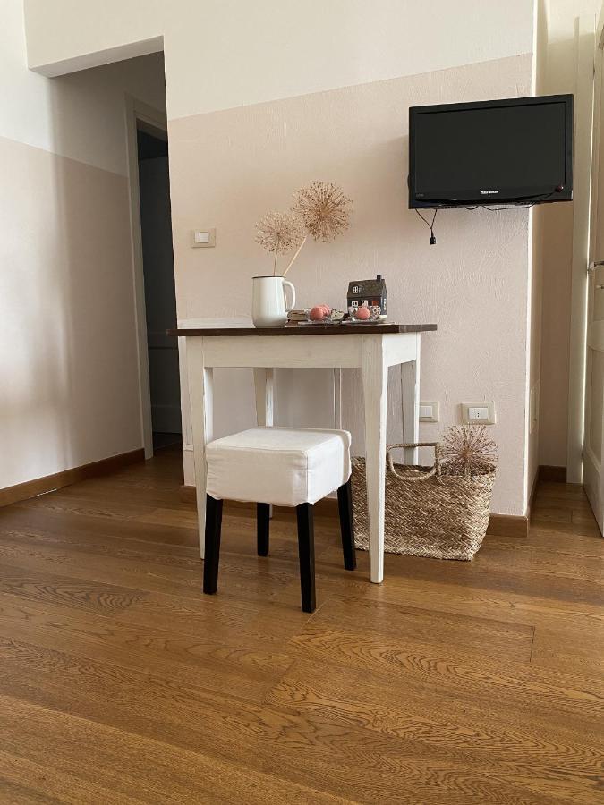B&B Melloni Street Доло Экстерьер фото