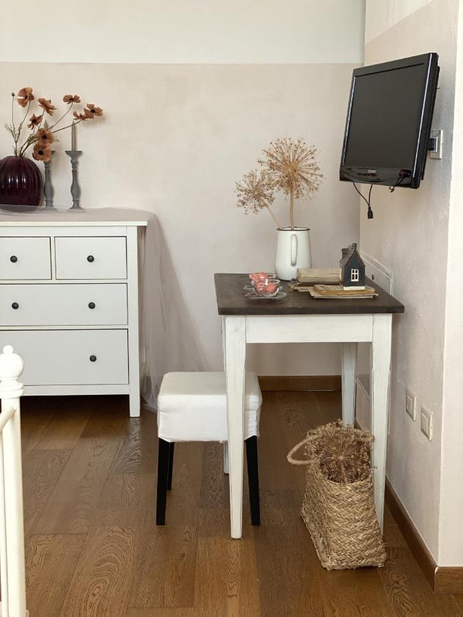 B&B Melloni Street Доло Экстерьер фото