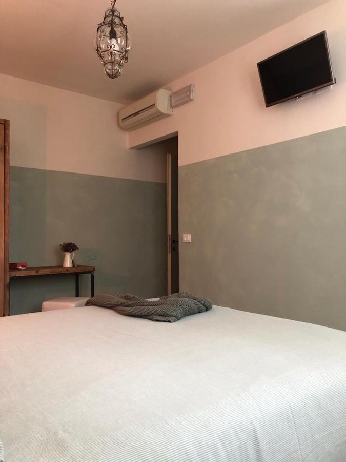 B&B Melloni Street Доло Экстерьер фото