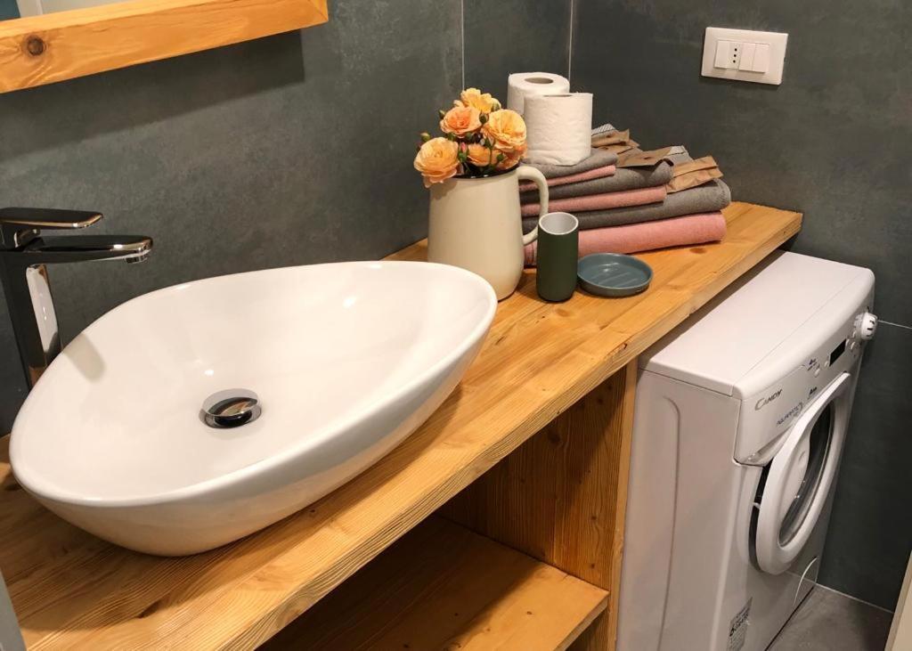 B&B Melloni Street Доло Экстерьер фото