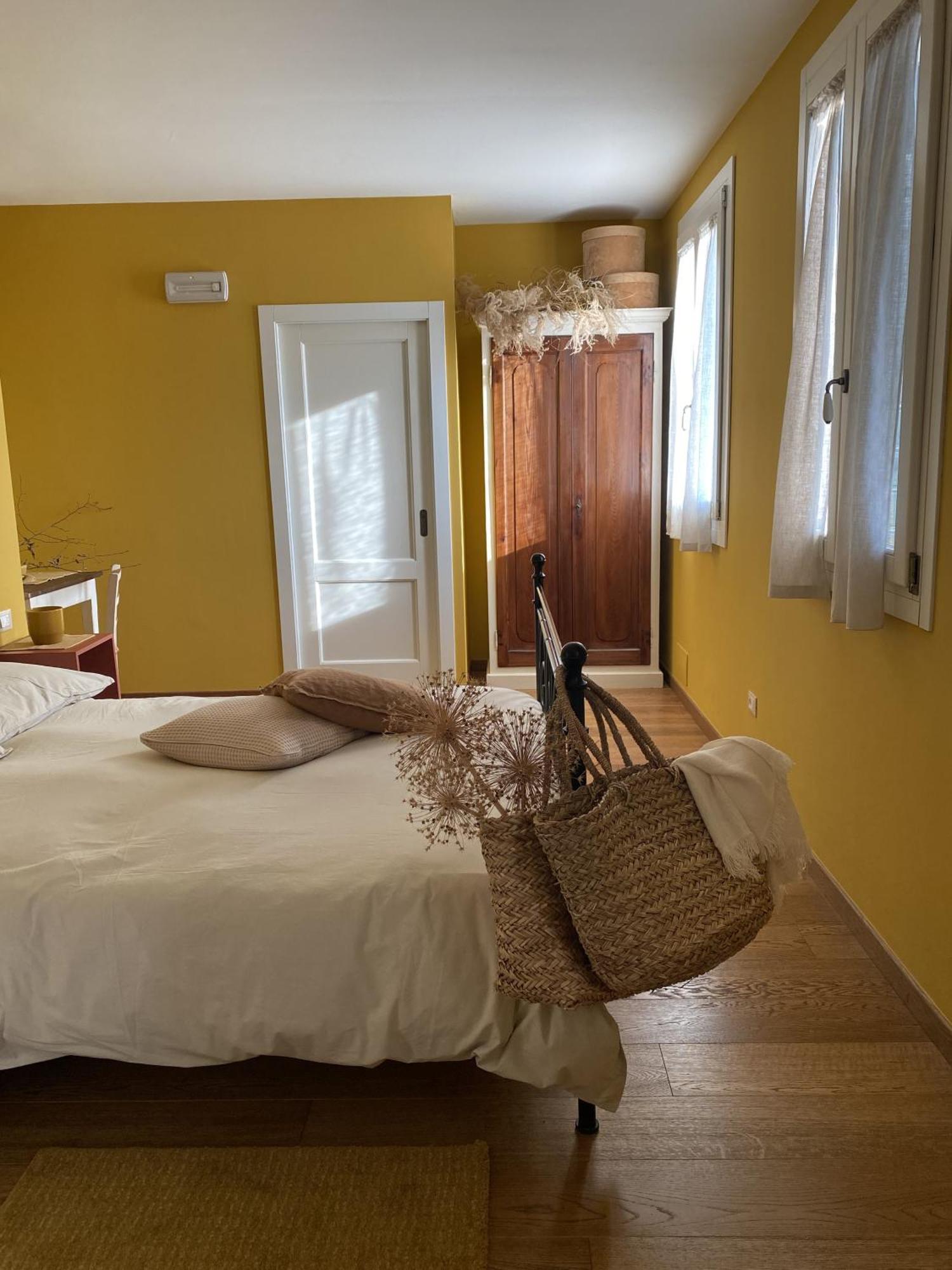 B&B Melloni Street Доло Экстерьер фото